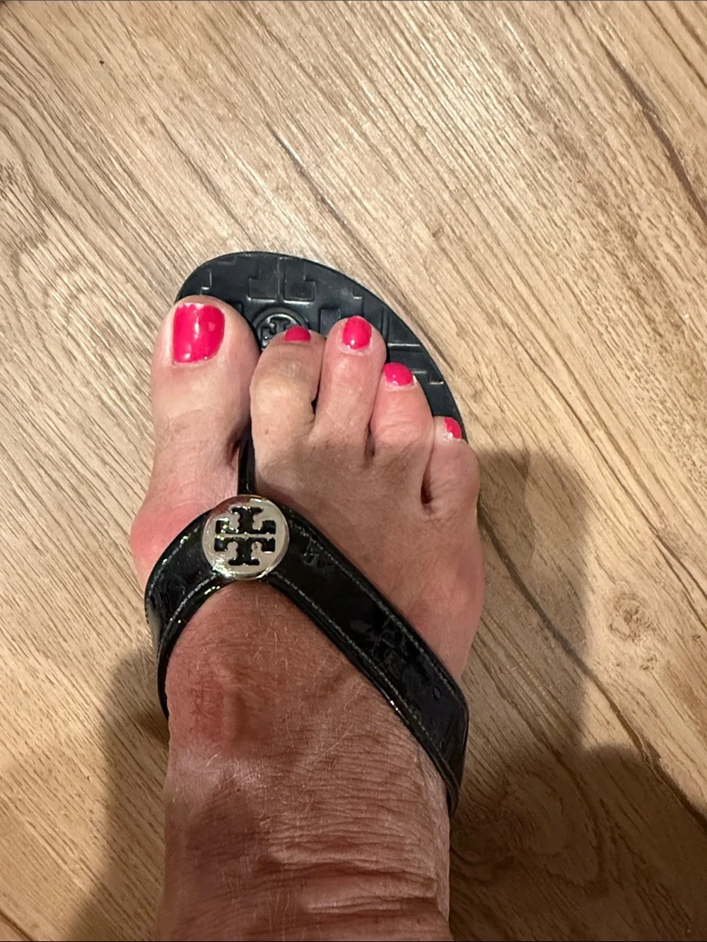 Tory Burch Thora black patent leather thong  9